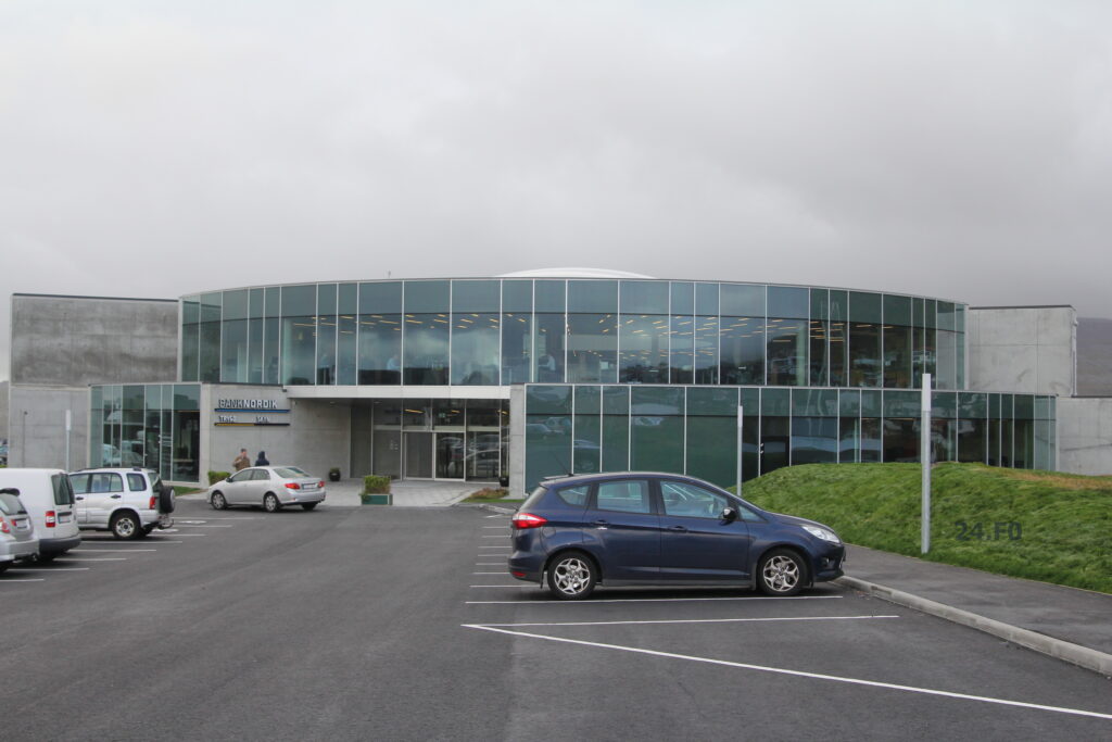 Triði ársfjórðingur royndist væl