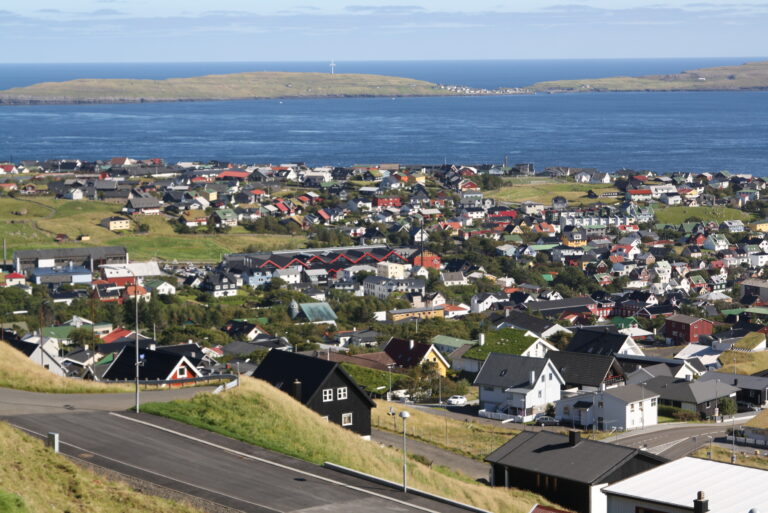 Stívliga 55.400 fólk búðu í Føroyum 1. juni — vøksturin var 1,2%