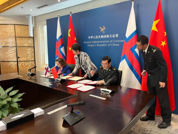 Protokollir um fiskavørur undirritaðar í Beijing