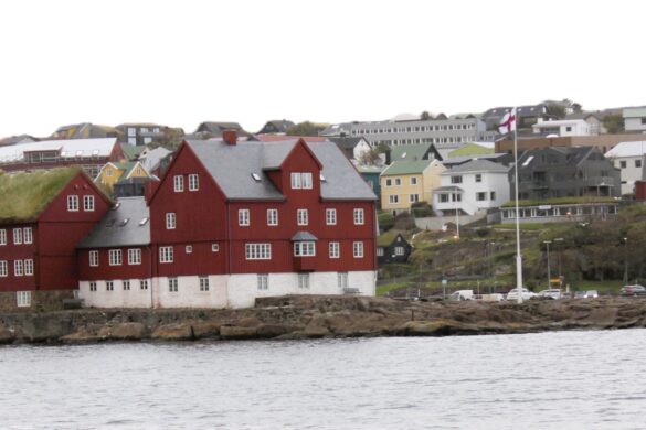 Nýskipanarnevndin: Løgmaður fer at broyta bygnaðin í landsfyrisitingini