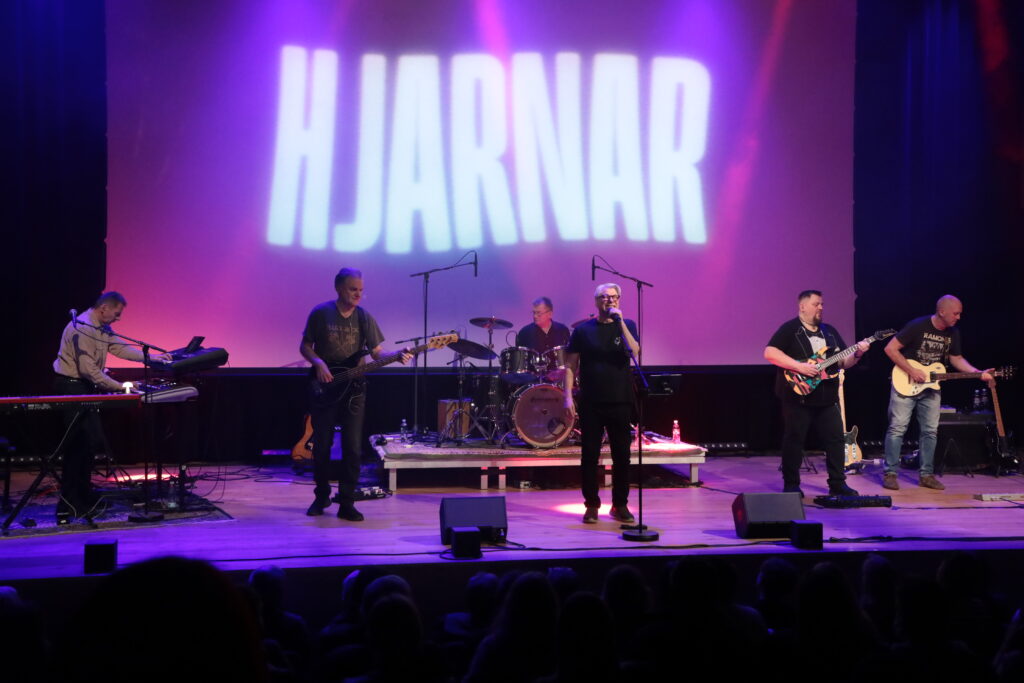 Hjarnar Heiðraðir við Mentanarheiðursløn Nósloyar Páls