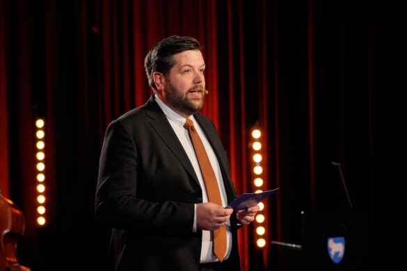 Eirikur í Jákupsstovu takkar fyri