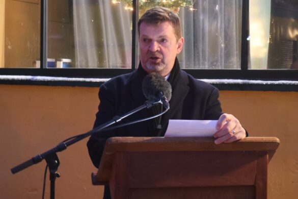 Røðan tá jólatræið í Saltangará bleiv tendrað