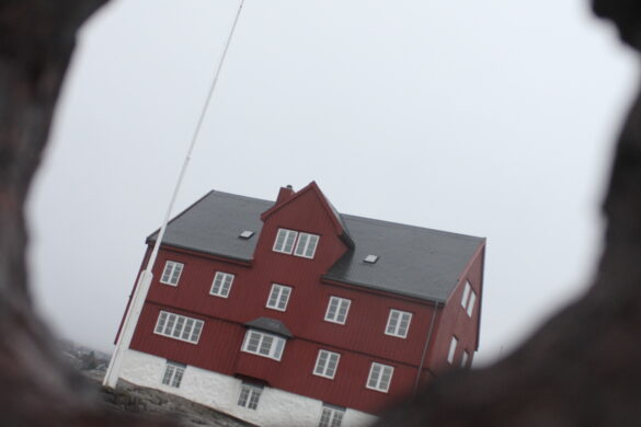 Hví Siri Stenberg? – Ein Spurningur um Rættvísan Politikk og Søguligt Samstarv