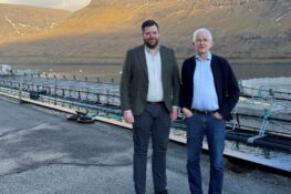 Landsstýrismaðurin á vitjan hjá Hiddenfjord