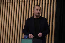 Strammari útlendingalóg