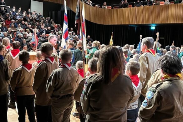 Væl møtt til grækarismessuhald í Varpinum