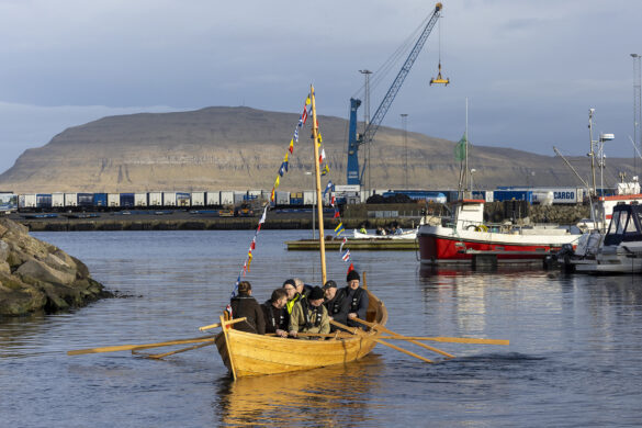 Báturin hjá kvøldskúlanum flotaður