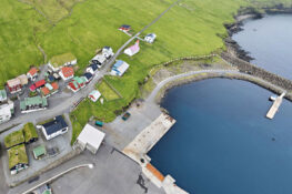 Útboð av grundøki til frítíðarhús í havnarlagnum í Hesti