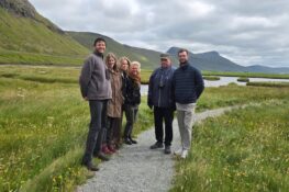 Við Norðurlendska Ráðharraráðnum í náttúruperluni í Skálafirði