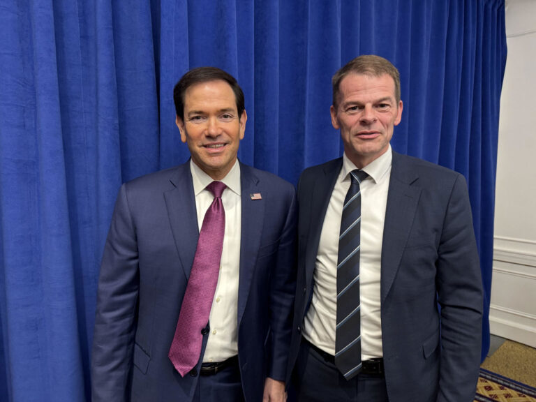 Landsstýrismaðurin á fundi við Marco Rubio og sameindu arktisku uttanríkisráðharrarnar